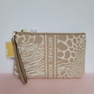 MICHAEL KORS Jet Set Charm Signature Logo Wristlet/Pouch-Camel Multi